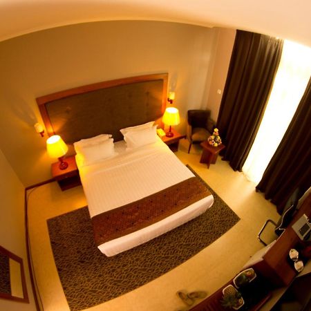 Seascape Hotel Dar es Salaam Exterior photo
