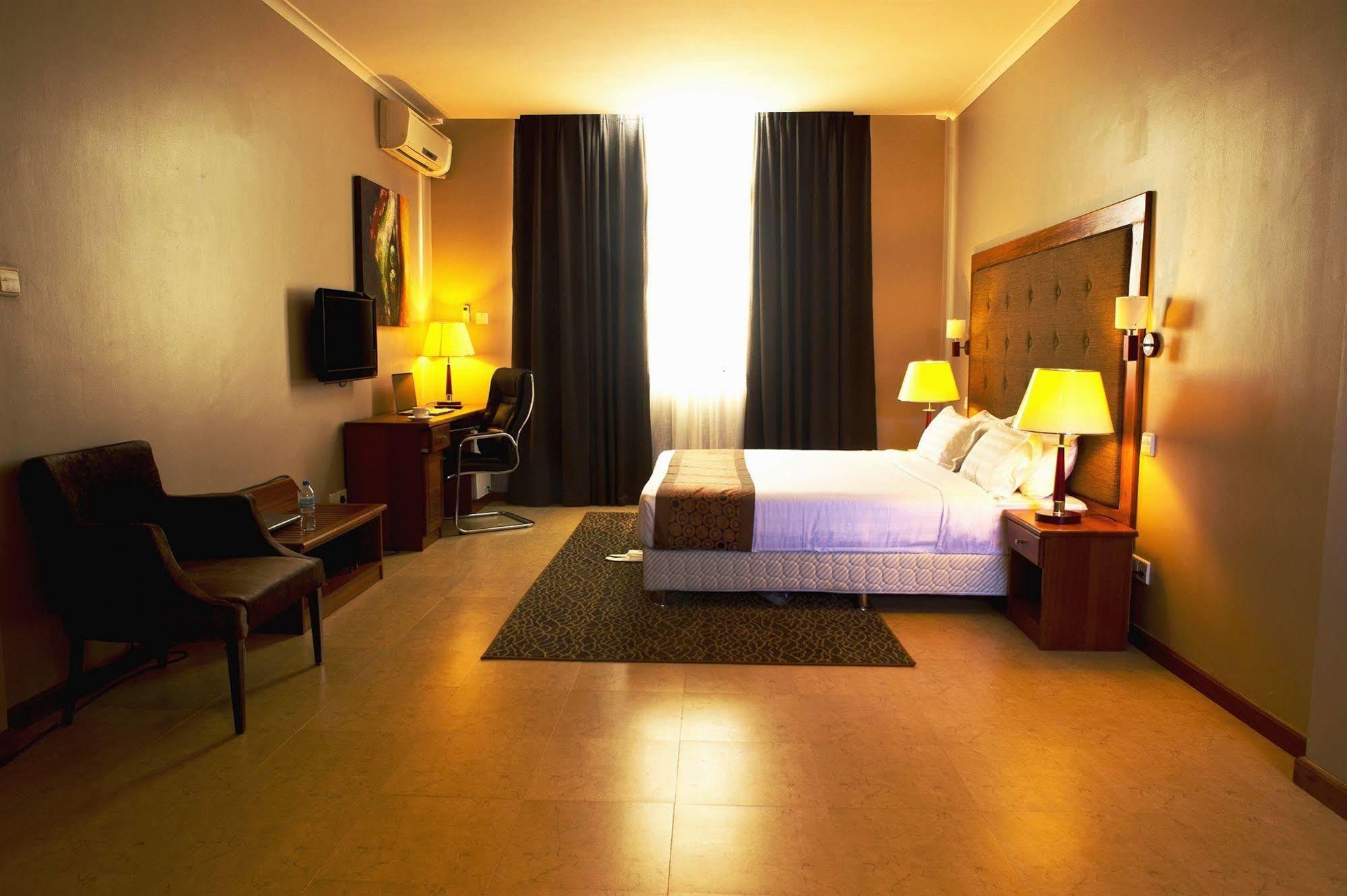 Seascape Hotel Dar es Salaam Exterior photo